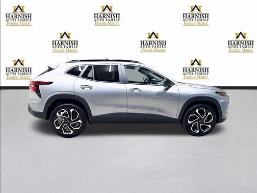 Sterling Gray Metallic 2026 Chevrolet Trax FWD 2RS