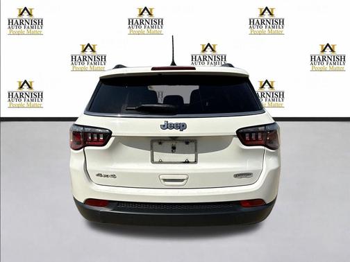White Clearcoat 2018 Jeep Compass Latitude