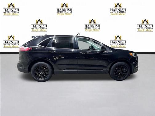 Black Metallic 2024 Ford Edge SEL