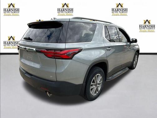 Sterling Gray Metallic 2023 Chevrolet Traverse LT Cloth