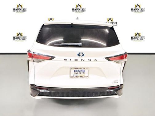 2021 Toyota Sienna XSE 7 Passenger