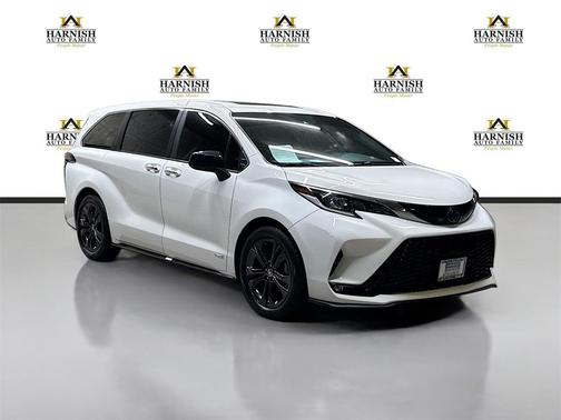 2021 Toyota Sienna XSE 7 Passenger