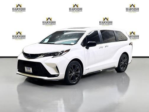 2021 Toyota Sienna XSE 7 Passenger