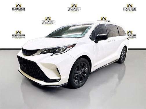 2021 Toyota Sienna XSE 7 Passenger