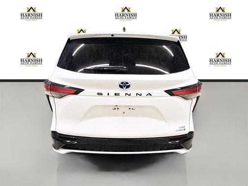 2021 Toyota Sienna XSE 7 Passenger
