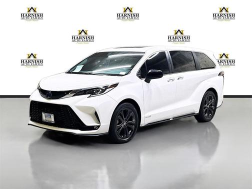 2021 Toyota Sienna XSE 7 Passenger