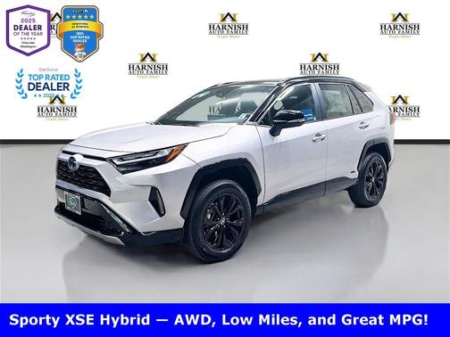 2022 Toyota RAV4 Hybrid SE