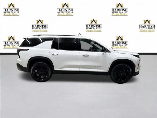 Summit White 2026 Chevrolet Traverse LT