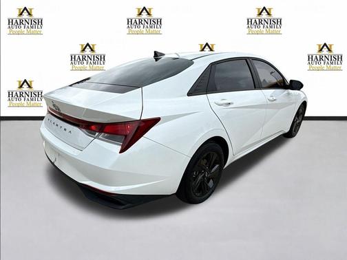 Quartz White 2021 Hyundai ELANTRA SEL