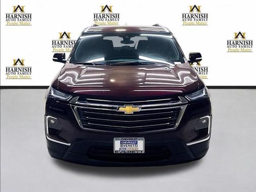 Black Cherry Metallic 2023 Chevrolet Traverse LT Cloth