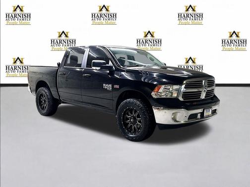 Diamond Black Crystal Pearlcoat 2019 RAM 1500 Big Horn