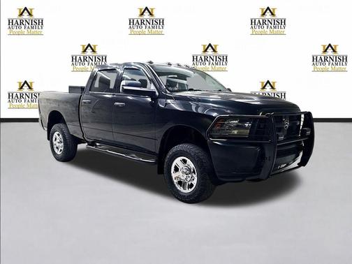 Brilliant Black Crystal Pearlcoat 2017 RAM 2500 Tradesman Crew Cab 4x4 6'4' Box