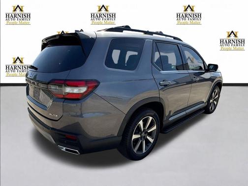 Gray 2023 Honda Pilot AWD Elite