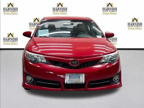 Barcelona Red Metallic 2014 Toyota Camry SE