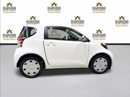 Blizzard Pearl 2014 Scion iQ Base