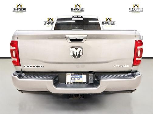 2020 RAM 3500 Laramie Crew Cab 4x4 6'4' Box