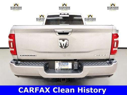 2020 RAM 3500 Laramie Crew Cab 4x4 6'4' Box