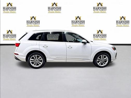 White 2025 Audi Q7 55 Premium Plus