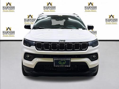 Bright White Clearcoat 2024 Jeep Compass Latitude