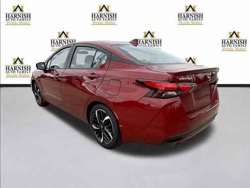 Scarlet Ember Tintcoat 2025 Nissan Versa 1.6 S