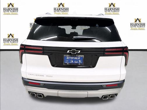 Summit White 2026 Chevrolet Traverse LT