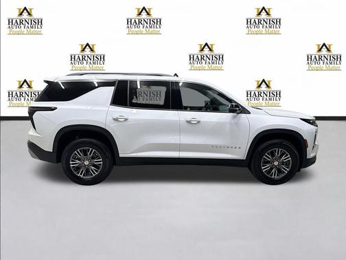 Summit White 2026 Chevrolet Traverse LT
