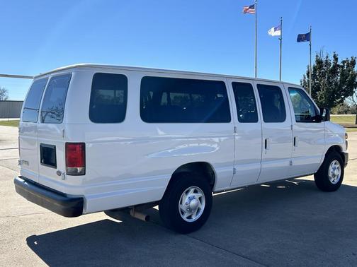 2013 Ford E350 Super Duty XL