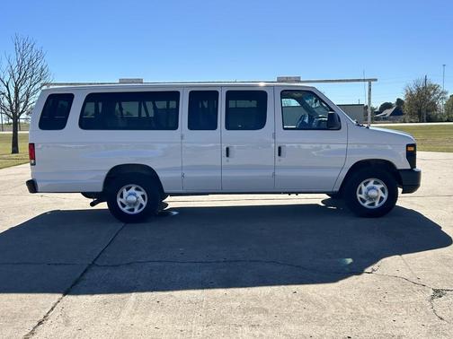 2013 Ford E350 Super Duty XL