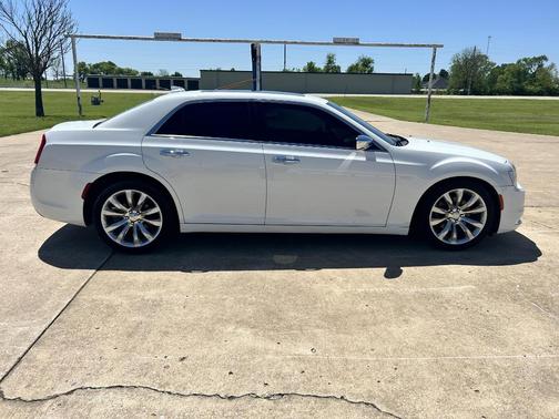 2017 Chrysler 300C Base
