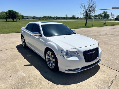 2017 Chrysler 300C Base
