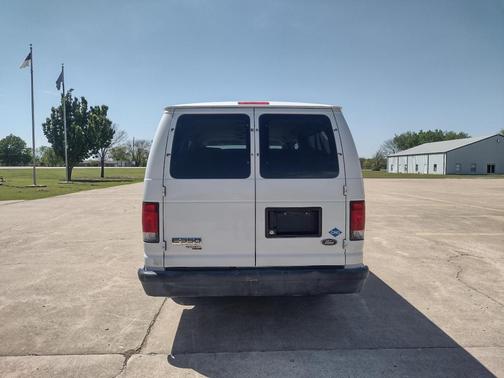 2013 Ford E350 Super Duty XL
