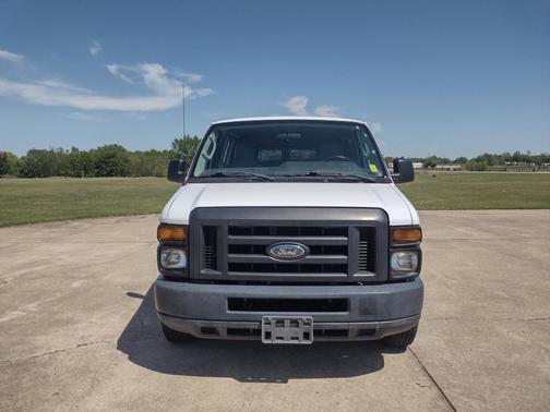 2013 Ford E350 Super Duty XL