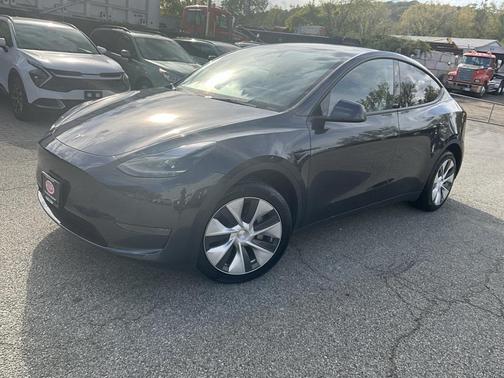 2024 Tesla Model Y Long Range Dual Motor All-Wheel Drive