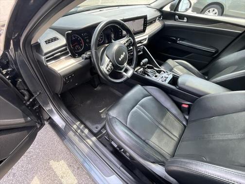 2022 Kia K5 EX