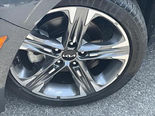 2022 Kia K5 EX