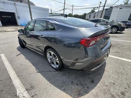 2022 Kia K5 EX