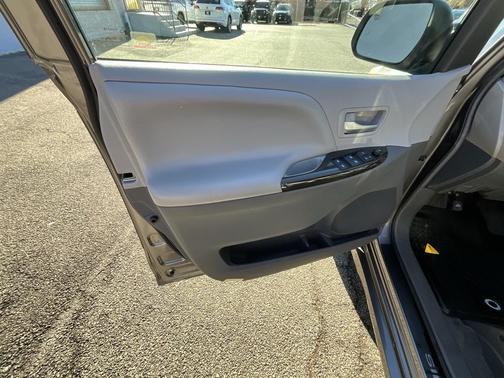 2019 Toyota Sienna XLE