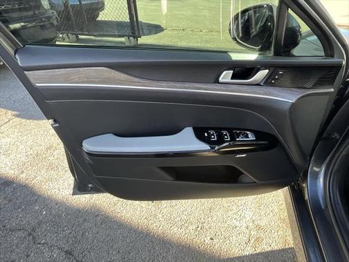 2022 Kia K5 EX