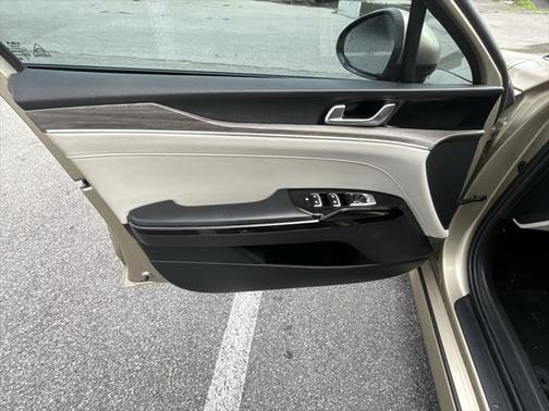 2022 Kia K5 EX