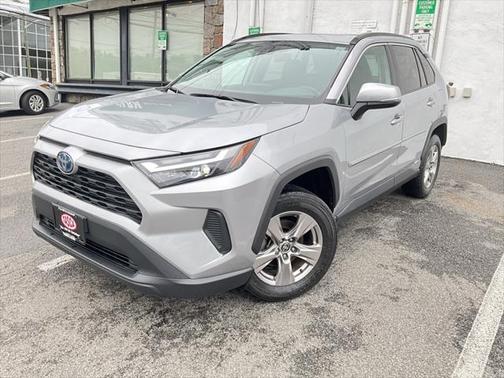 2022 Toyota RAV4 Hybrid XLE