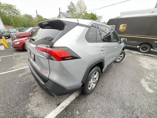 2022 Toyota RAV4 Hybrid XLE