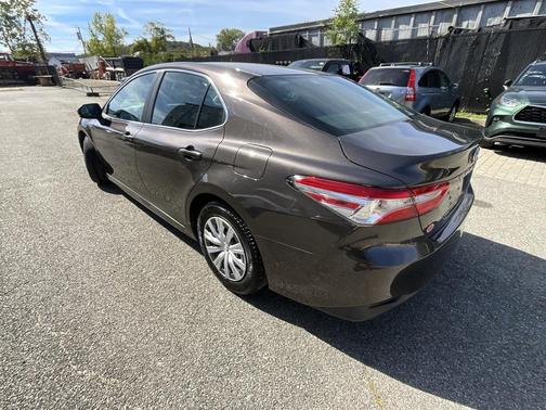 2018 Toyota Camry Hybrid LE