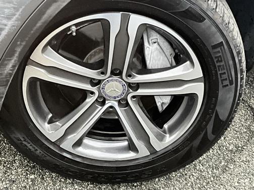 2017 Mercedes-Benz GLC 300 4MATIC