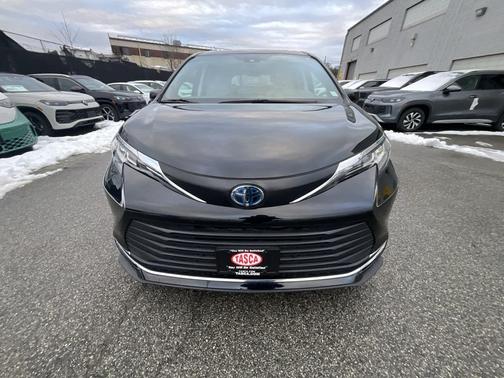 2022 Toyota Sienna XLE