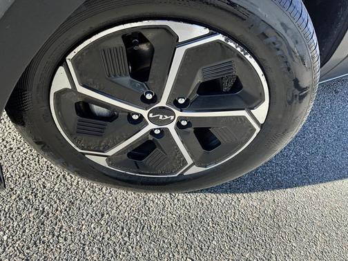 2023 Kia Niro EX