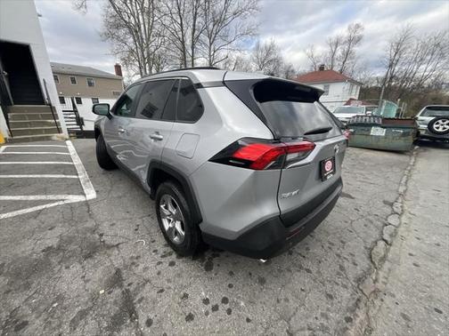 2022 Toyota RAV4 Hybrid XLE