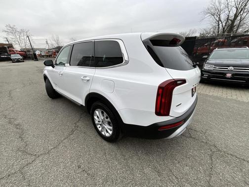 2022 Kia Telluride LX