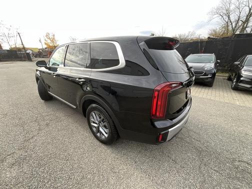 2023 Kia Telluride LX