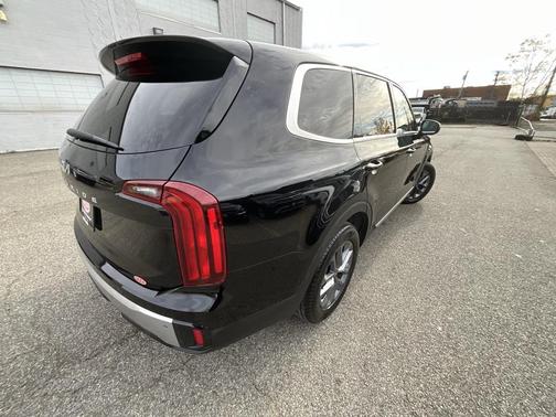 2023 Kia Telluride LX