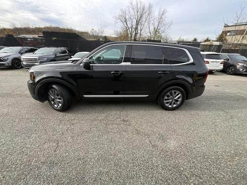 2023 Kia Telluride LX